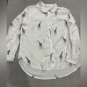 [L]Jane Delancy White Button-Up Shirt with Giraffe Print